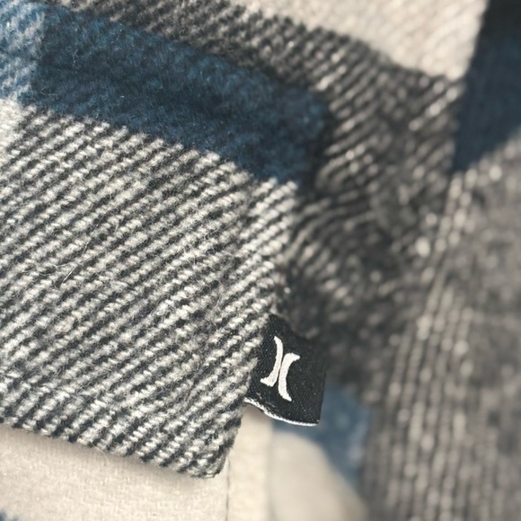 HURLEY WOMENS BLACK & BLUE PLAID SHERPA LINED  PLAID CROPPED JACKET SHACKET SZ L - Picture 6 of 10